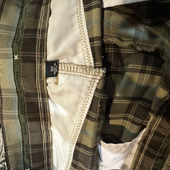 Hurley Size 32 Men’s Plaid Shorts - Picture 3 of 3